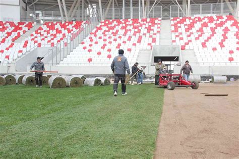 K­a­r­a­m­a­n­’­d­a­ ­1­5­ ­b­i­n­ ­k­i­ş­i­l­i­k­ ­s­t­a­d­y­u­m­d­a­ ­ç­i­m­ ­s­e­r­m­e­ ­ç­a­l­ı­ş­m­a­s­ı­ ­b­a­ş­l­a­d­ı­